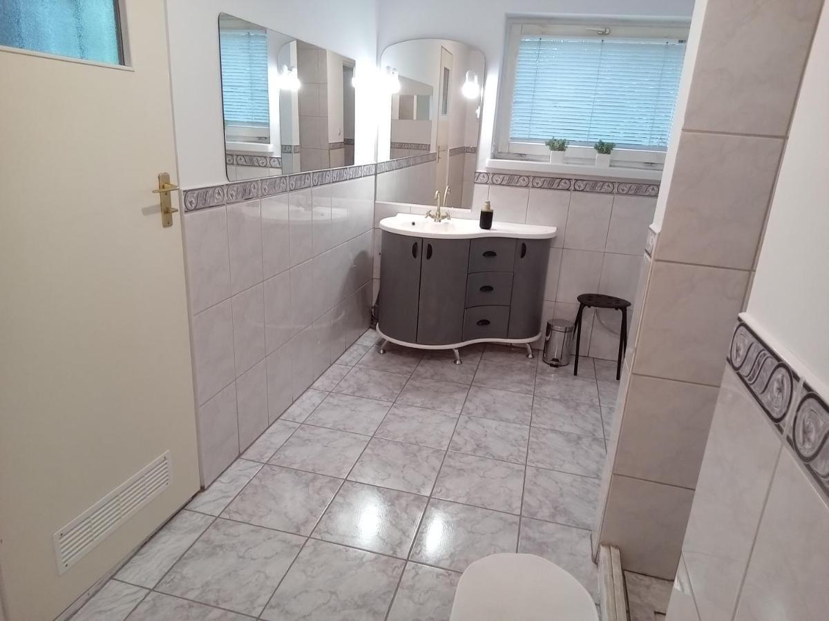Domek U Kazi Sadowne Екстериор снимка