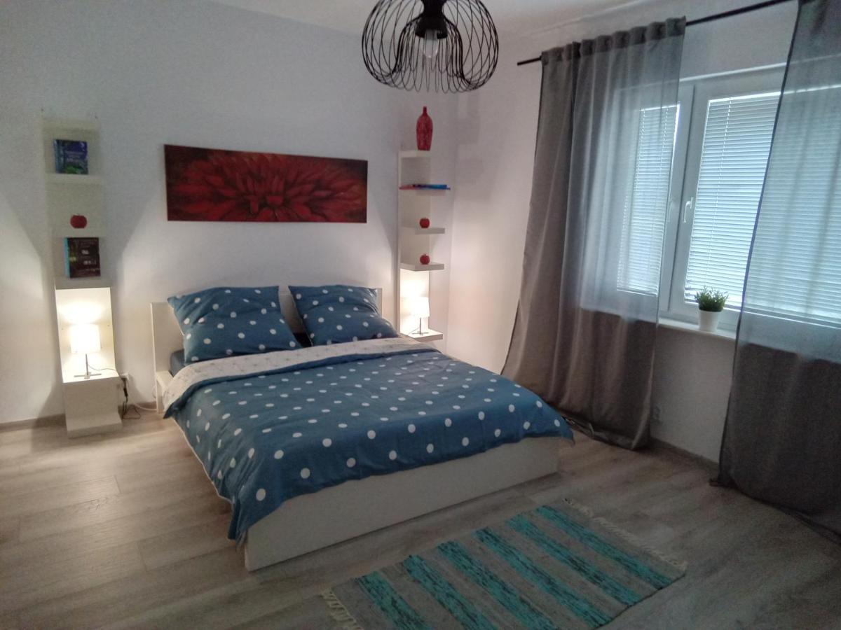 Domek U Kazi Sadowne Екстериор снимка